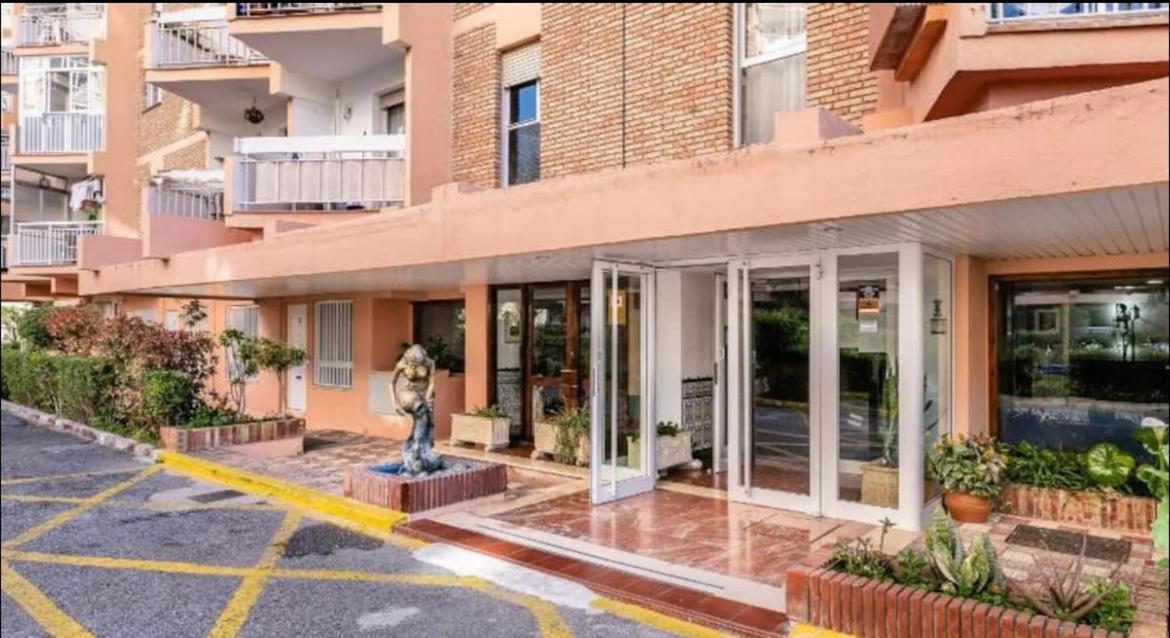 Piso Centrico En Calle Luis Vives 1, Benalmádena Kültér fotó